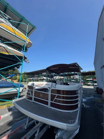 Pre-Owned 2022  powered Power Boat for sale