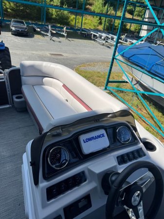 Pre-Owned 2022  powered Sweetwater Boat for sale