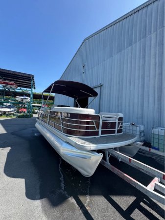 Pre-Owned 2022  powered Power Boat for sale