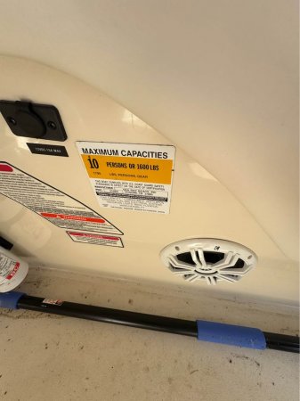 Pre-Owned 1999 Sea Ray Power Boat for sale