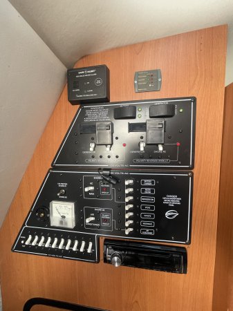 Pre-Owned 2007 Crownline Power Boat for sale