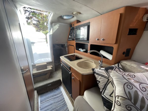 Pre-Owned 2007 Crownline 27CR Power Boat for sale