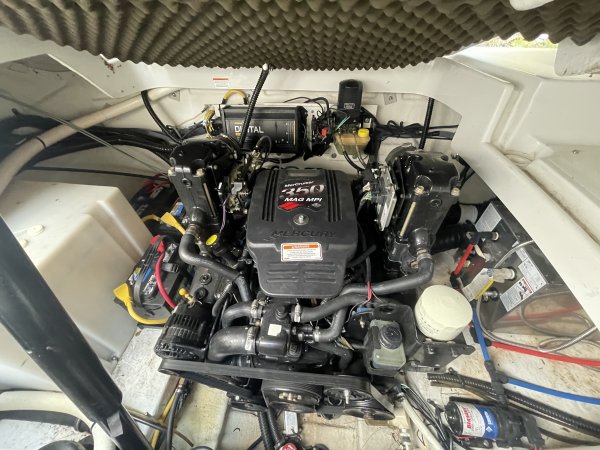 Pre-Owned 2007 Crownline Power Boat for sale