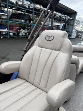 Pre-Owned 2015 Veranda V2275RC TRITOON Power Boat for sale