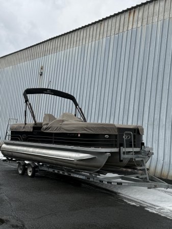 Pre-Owned 2015 Veranda V2275RC TRITOON for sale