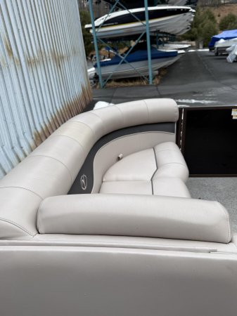 Pre-Owned 2015 Veranda V2275RC TRITOON Power Boat for sale