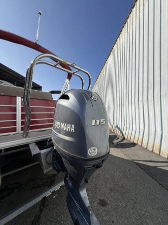 Used 2018 Sylvan Power Boat for sale