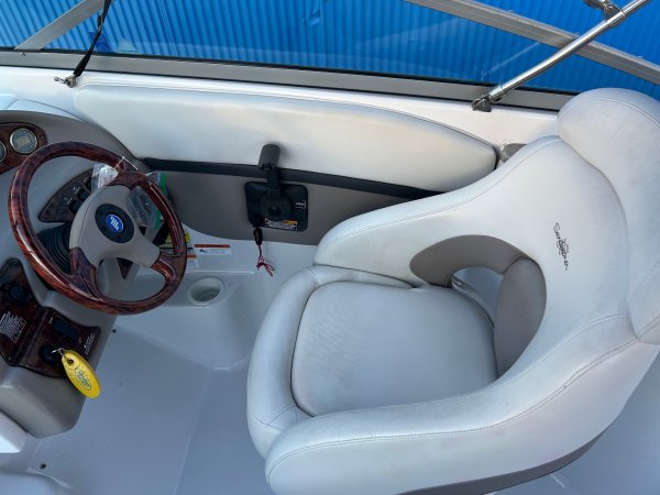 Used 2003 Four Winns 225 Sundowner for sale