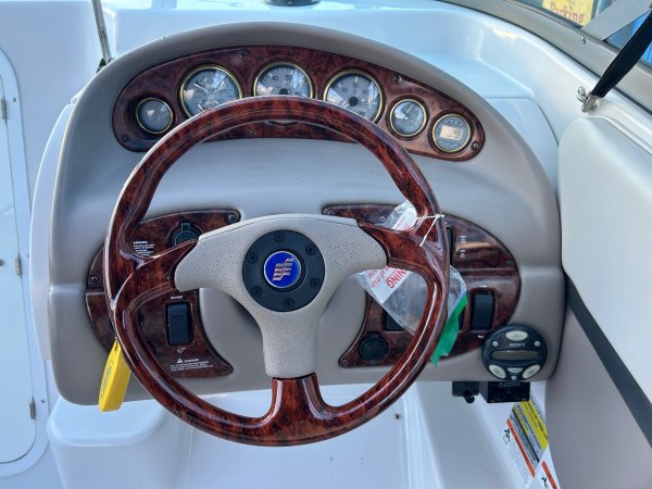 Used 2003 Four Winns 225 Sundowner for sale