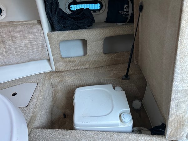 Used 2003  powered Four Winns Boat for sale