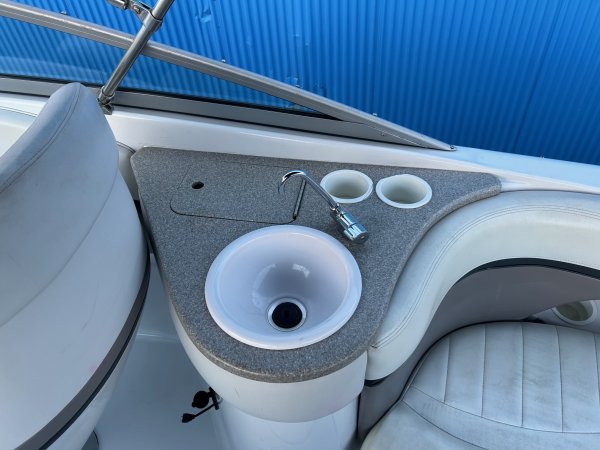 Used 2003 Four Winns Power Boat for sale