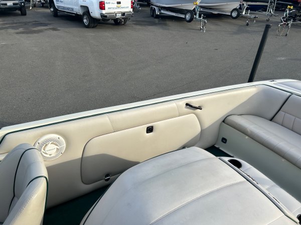 Pre-Owned 1997  powered Power Boat for sale