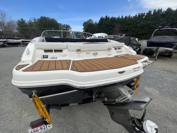 Used 2017 Chaparral 21 SSI Power Boat for sale