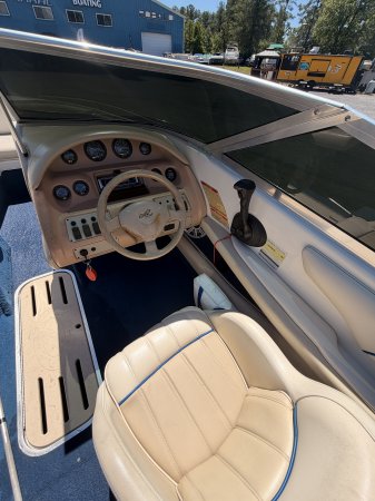 Pre-Owned 1996  powered Sea Ray Boat for sale