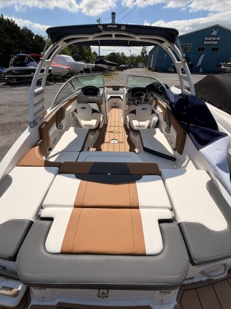 Pre-Owned 2025 Chaparral 23SSI Power Boat for sale