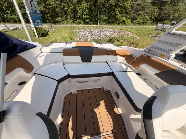 Pre-Owned 2025 Chaparral Power Boat for sale