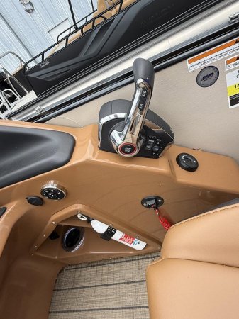 Used 2023 Avalon Pontoon CATALINA PLATINUM 25 TRITOON REAR LOUNGE Power Boat for sale