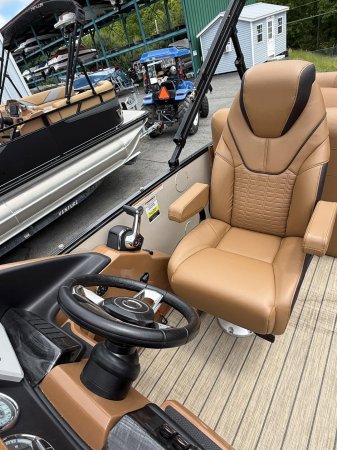 Used 2023 Avalon Pontoon CATALINA PLATINUM 25 TRITOON REAR LOUNGE for sale