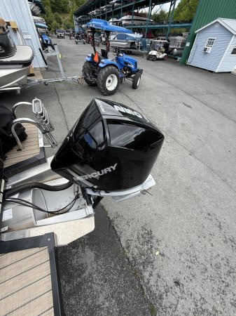 Used 2023 Avalon Pontoon Power Boat for sale
