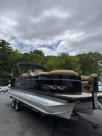 Used 2023  powered Power Boat for sale