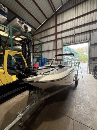 Pre-Owned 2023  powered Bayliner Boat for sale