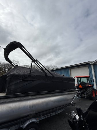 Pre-Owned 2025 Avalon Pontoon 17 CRUISE REAR BENCH TRITOON for sale