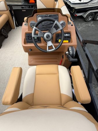 Pre-Owned 2025 Avalon Pontoon for sale