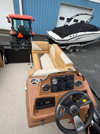 Pre-Owned 2025 Avalon Pontoon 17 CRUISE REAR BENCH TRITOON for sale