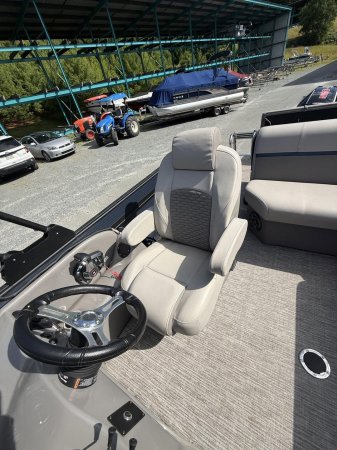 Used 2022 Qwest Pontoons for sale
