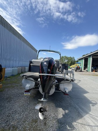 Used 2022 Qwest Pontoons APEX 24' TRITOON 250HP for sale