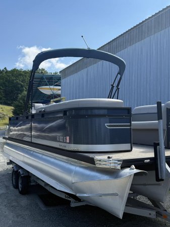 Used 2022 Qwest Pontoons APEX 24' TRITOON 250HP  Boat for sale