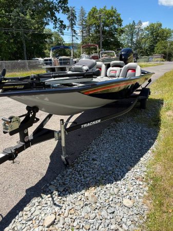 Used 2017  powered Tracker Boat for sale