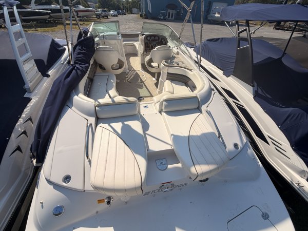 Pre-Owned 2004  powered Four Winns Boat for sale