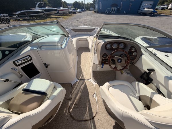Pre-Owned 2004 Four Winns for sale
