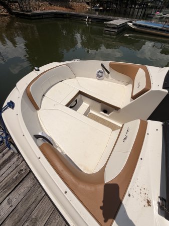 Used 2018  powered Sea Ray Boat for sale
