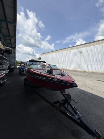Pre-Owned 2014  powered Crownline Boat for sale