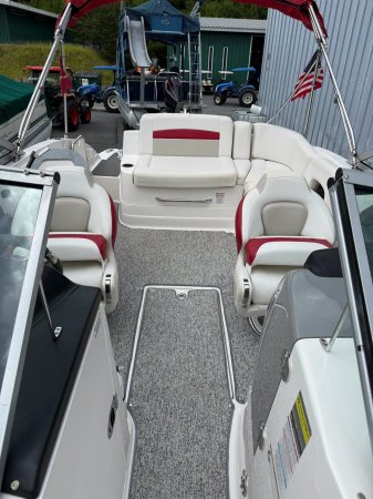 Used 2014  powered Chaparral Boat for sale