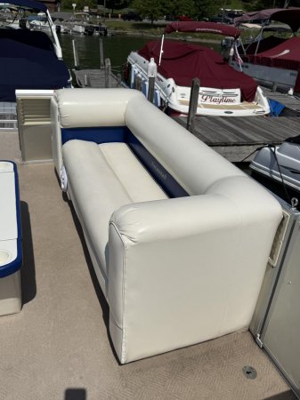 Used 2001  powered Crest Boat for sale