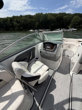Pre-Owned 2016 Chaparral 264 SUNESTA 10 HOURS for sale