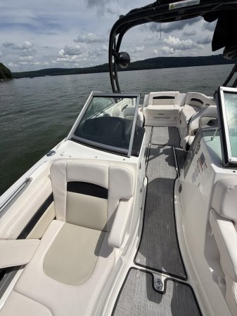 Pre-Owned 2016  powered Power Boat for sale