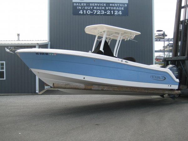 Pre-Owned 2022 Robalo Power Boat for sale