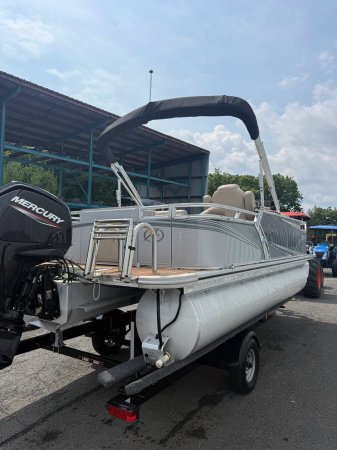 Pre-Owned 2017  powered Power Boat for sale