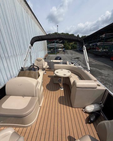 Pre-Owned 2017 Avalon Pontoon 2085 LSZ QL for sale