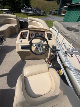 Used 2015 Bennington for sale