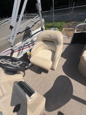 Used 2015 Bennington 20 slmx Power Boat for sale