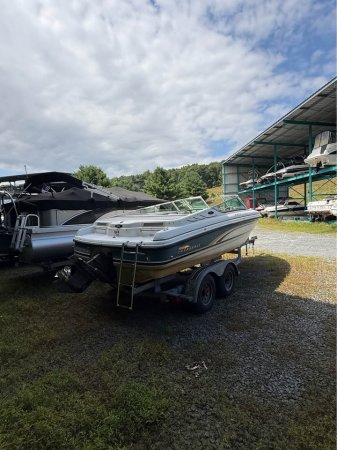 Pre-Owned 1998 Chaparral Power Boat for sale