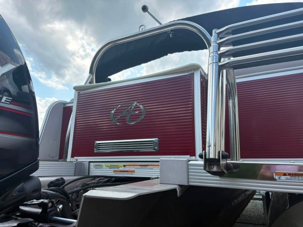Pre-Owned 2018 Avalon Pontoon for sale