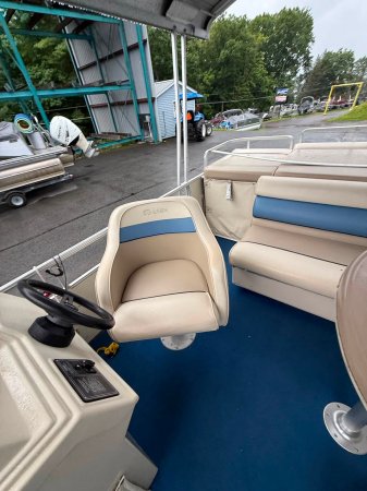 Pre-Owned 1996  powered Harris Flotebote Boat for sale