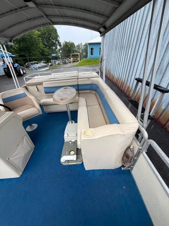 Pre-Owned 1996 Power Boat for sale