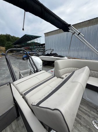 Pre-Owned 2018 Crest Continental TWIN 350's Power Boat for sale